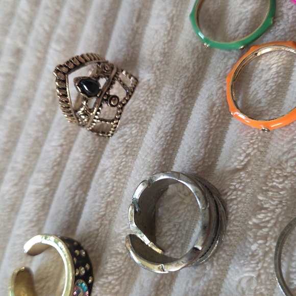 Lot Rings - Picture 3 of 8